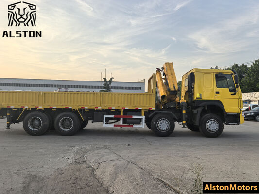Camion grue HOWO 8x4 d'occasion avec XCMG 12 tonnes à vendre au Ghana (371 CV LHD)