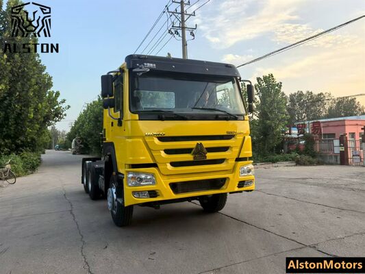 Un camion tracteur Sinotruk Howo 6x4 à vendre au Ghana.