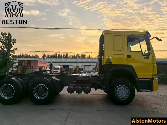 Un camion tracteur Sinotruk Howo 6x4 à vendre au Ghana.