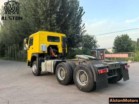 Un camion tracteur Sinotruk Howo 6x4 à vendre au Ghana.