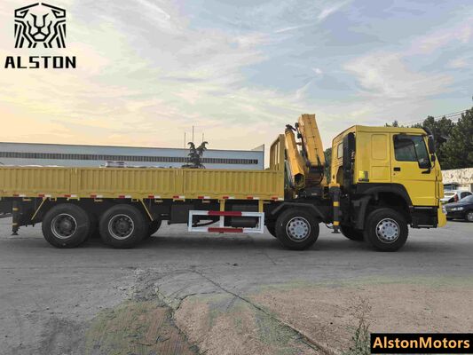 Camion grue HOWO 8x4 d'occasion avec XCMG 12 tonnes à vendre au Ghana (371 CV LHD)