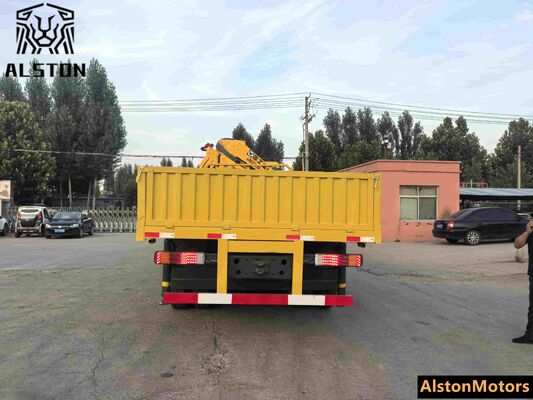 Camion grue HOWO 8x4 d'occasion avec XCMG 12 tonnes à vendre au Ghana (371 CV LHD)