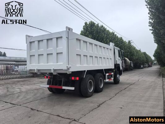 Une camionnette Sinotruk Howo 6x4 371HP à vendre au Pakistan.