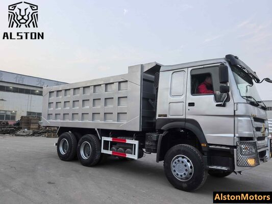 Une camionnette Sinotruk Howo 6x4 380HP à vendre en Ouganda.