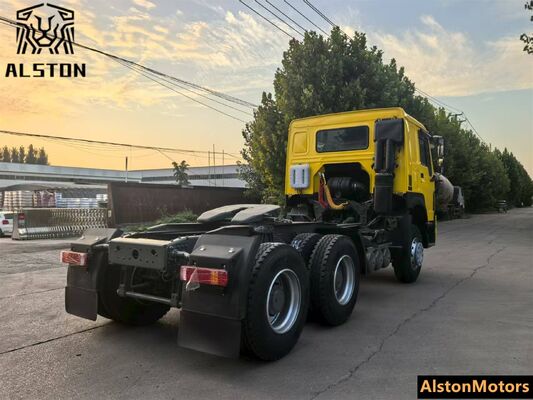 Un camion tracteur Sinotruk Howo 6x4 à vendre au Ghana