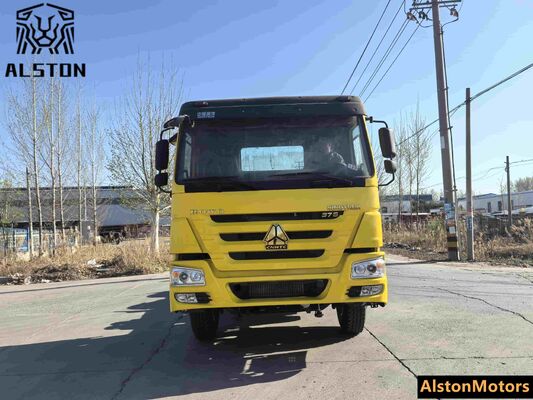 Un camion tracteur Sinotruk Howo 6x4 utilisé 375HP à vendre en Angola