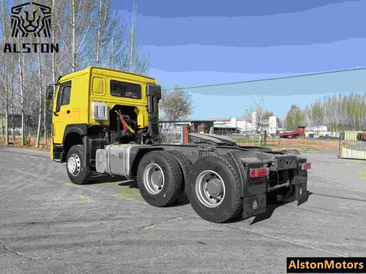 Un camion tracteur Sinotruk Howo 6x4 utilisé 375HP à vendre en Angola