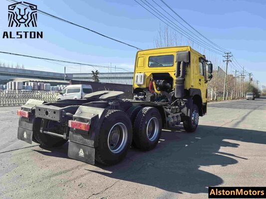 Un camion tracteur Sinotruk Howo 6x4 utilisé 375HP à vendre en Angola