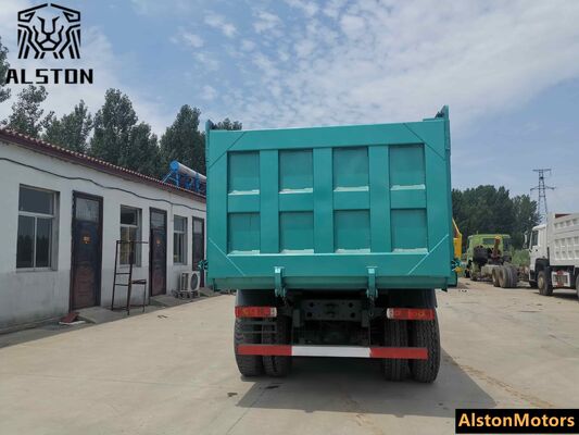 Un camion à ordures Sinotruk Howo 6x4 LHD à vendre à Djibouti