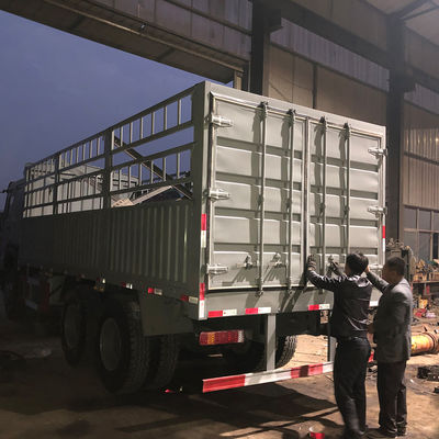 Camion cargo Sinotruk Howo 6x4 à forte capacité 10 roues