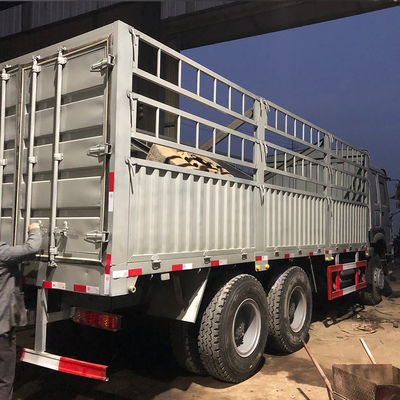 Camion cargo Sinotruk Howo 6x4 à forte capacité 10 roues