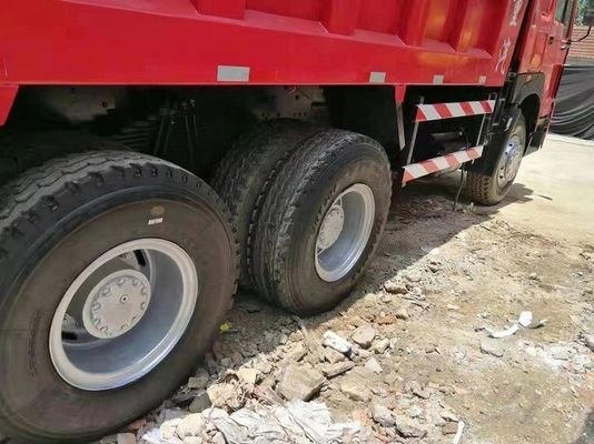 Camions Howo d'occasion rouges Euro 2, camion-benne d'occasion cabine HW76