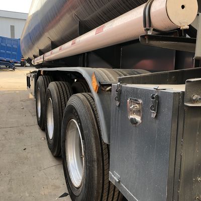 Semi-remorque citerne à carburant tri-essieux de 40000 à 45000 litres