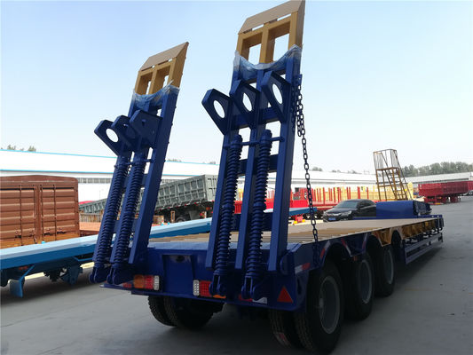 Semi-remorque basse pour le transport de machines lourdes