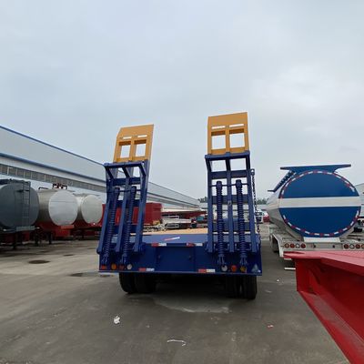 Semi-remorque basse pour le transport de machines lourdes